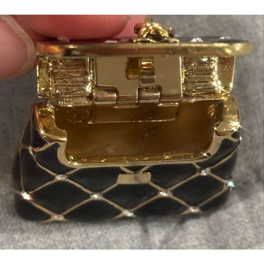 Vintage St John Knits gold tone crystals quilted handbag brooch pin.  SJ logo - Picture 7 of 8